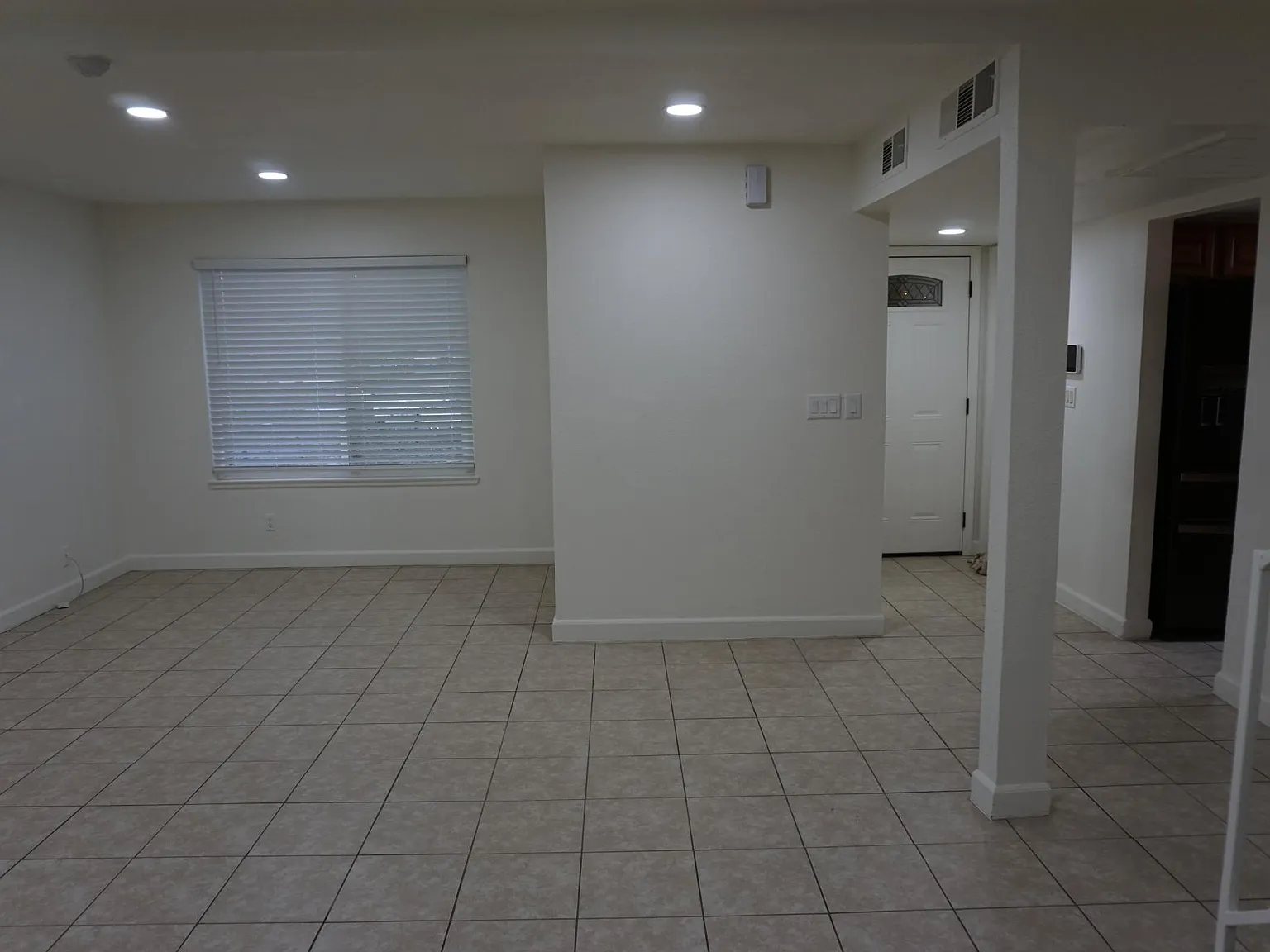 4 bed, 2.5 bath, 1920 sqft, $2,500 — Photo 3