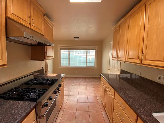 4th image of 748 Cottonwood Ave