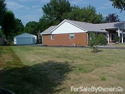 3rd image of 2025 Winchester Dr