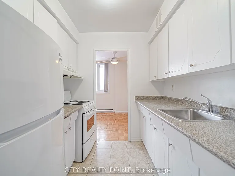 55 Isabella St #906 — Photo 6