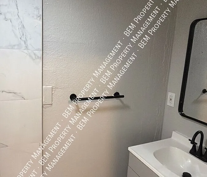7209 Walrond Ave — Photo 12