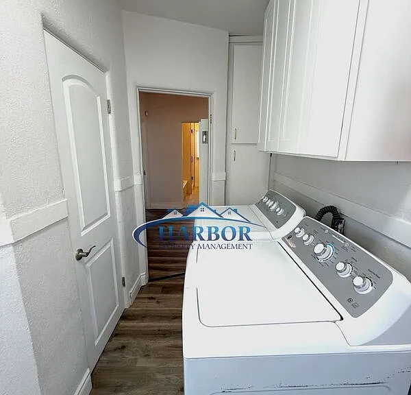 2916 W 79th St — Photo 10