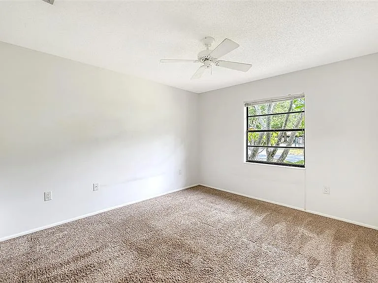 5010 Barrington Cir #2001 — Photo 31