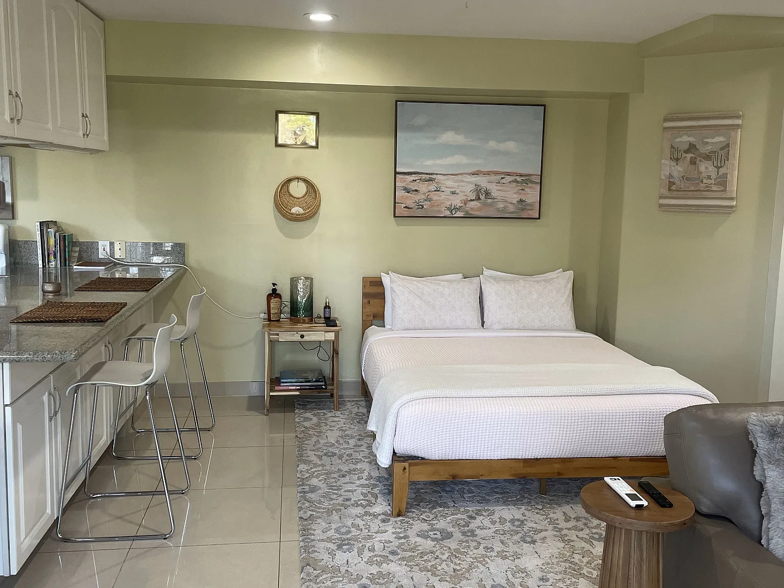 Studio, 600 sqft, $2,200 — Photo 3