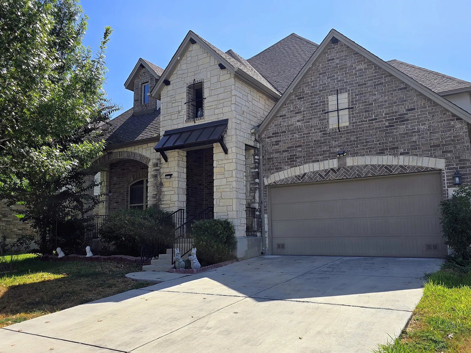 3 bed, 2758 sqft, $2,700 — Photo 1