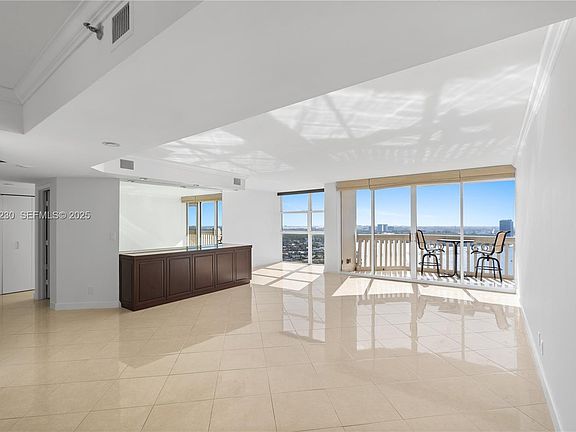 5th image of 1000 Island Blvd #3002