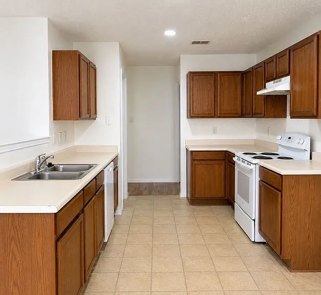1216 Wisdom Dr — Photo 4