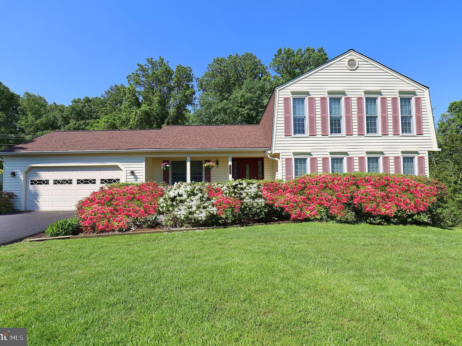 12197 Queens Brigade Dr, Fairfax, VA 22030 | Zillow