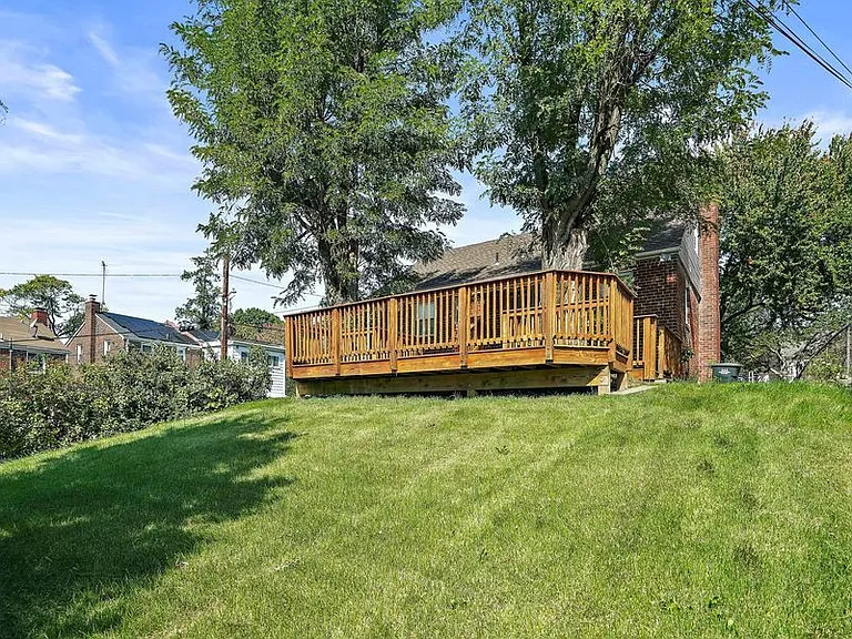 813 Hilltop Ter SE — Photo 36