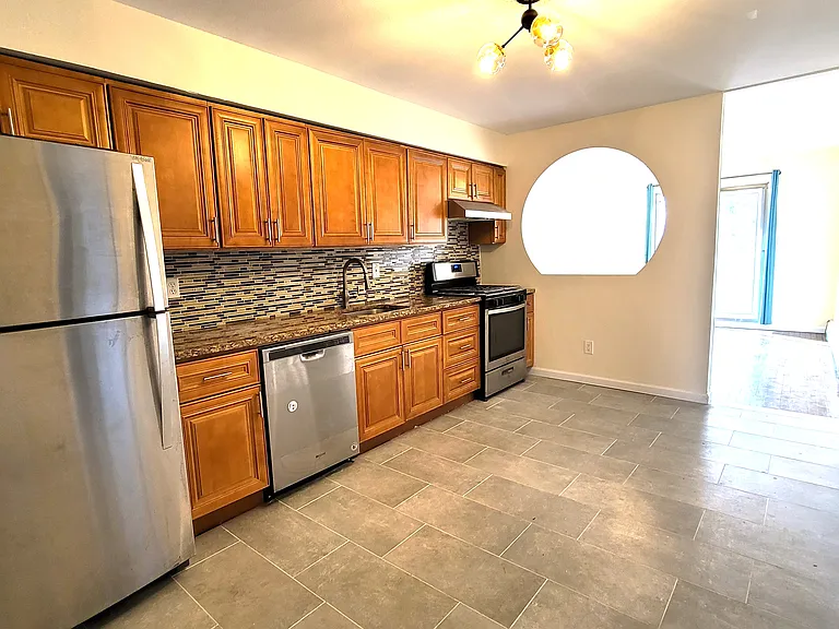 170-20 Lithonia Ave #1F — Photo 3