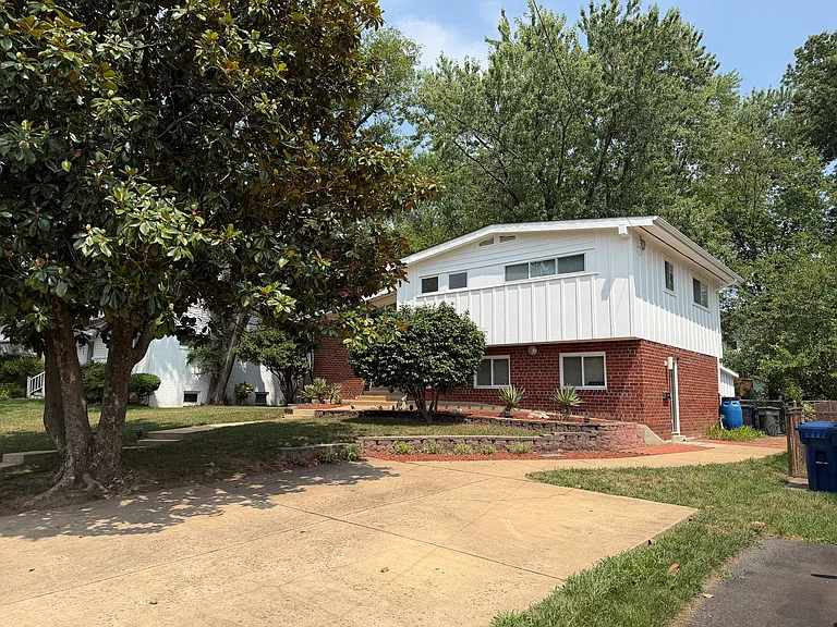 1057 N Pegram St — Photo 2