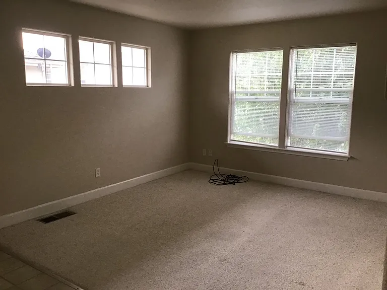 647 McGinnis Cir — Photo 6