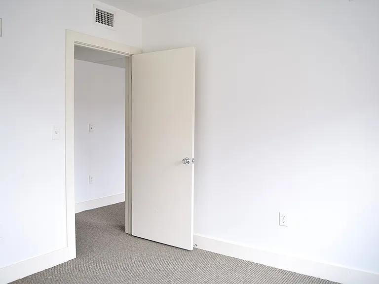 Clyde Manor — Photo 200