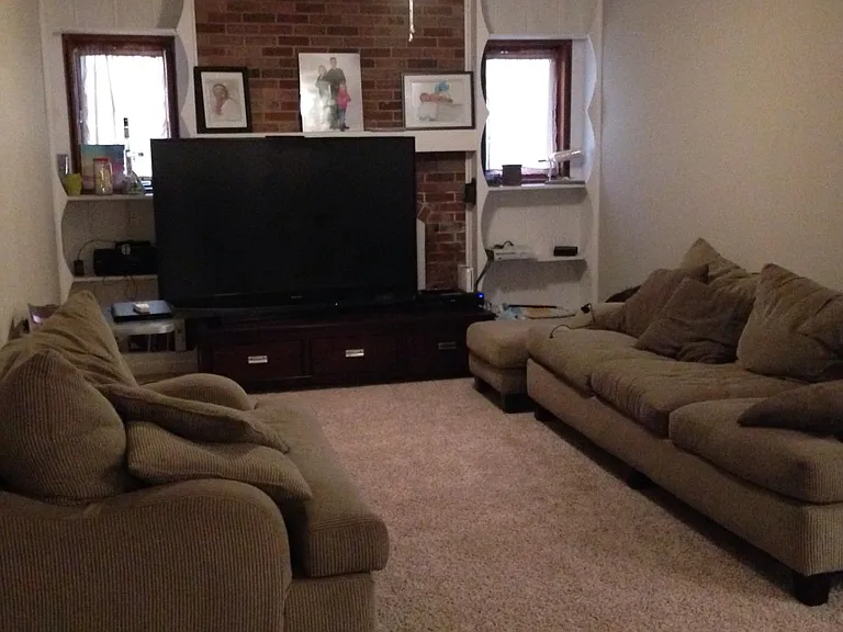 102 W Sherman St — Photo 4