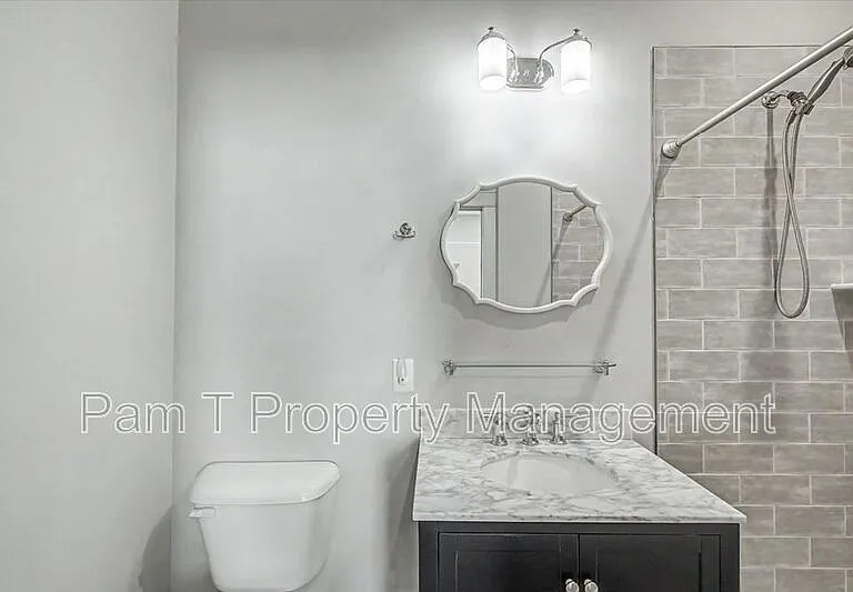 512 E 34th St — Photo 8