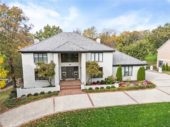 3048 W 118th Ter, Leawood, KS 66211
