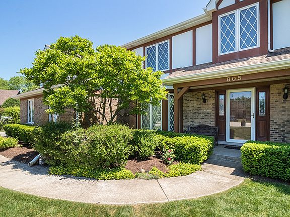 2nd image of 805 Derbyshire Ct