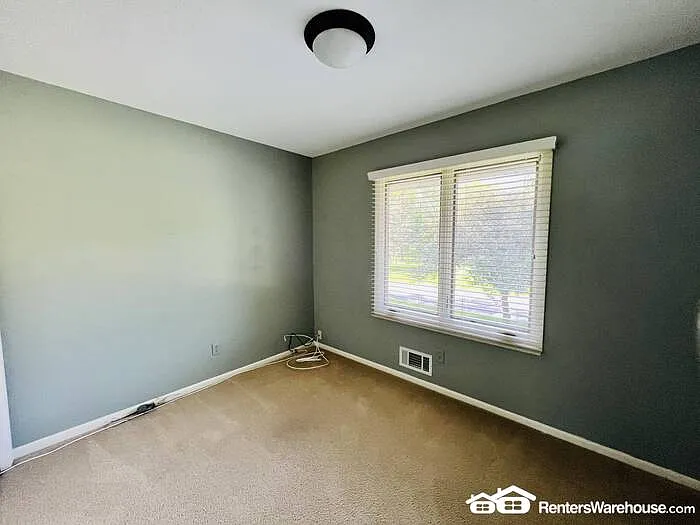 1817 Welland Ave — Photo 22