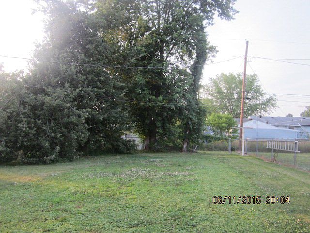 2nd image of 1111 Iroquois Ave