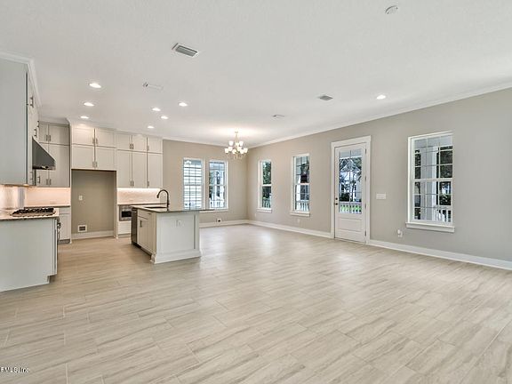 5th image of 1517 Lakeside Ln