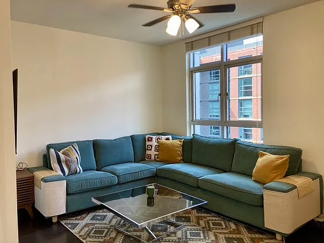 1 bed, 821 sqft, $2,750 — Photo 3