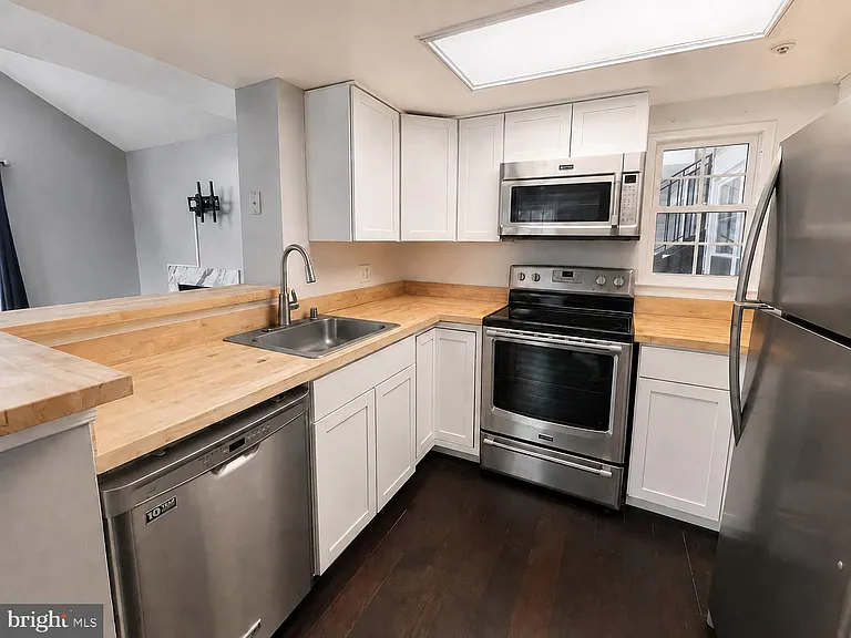 14113 Bowsprit Ln #202 — Photo 8