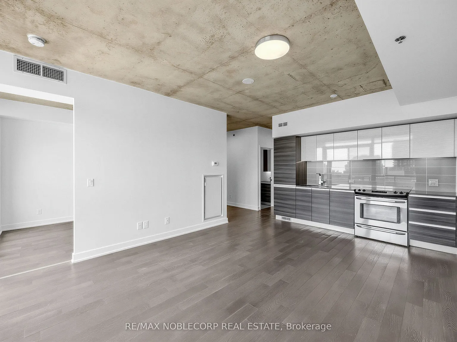 2 bed, $2,450 — Photo 1