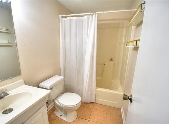 4th image of 3409 W Metairie Ave S