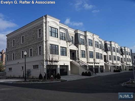 3rd image of 34 Marquis Ct