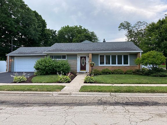 2nd image of 3820 Buckingham Dr