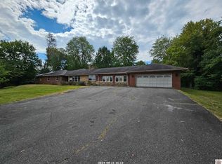 4010 Pecan Dr, Paducah, KY 42001