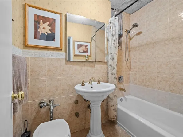 3200 Netherland Avenue image 3 of 18