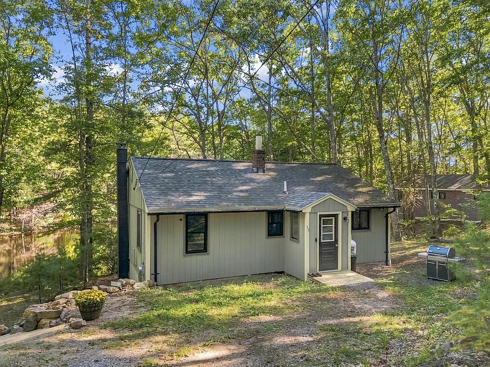 52 Hooper Shores Rd