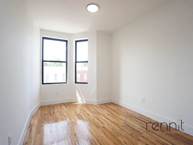 38 Cornelia St #2 — Photo 9