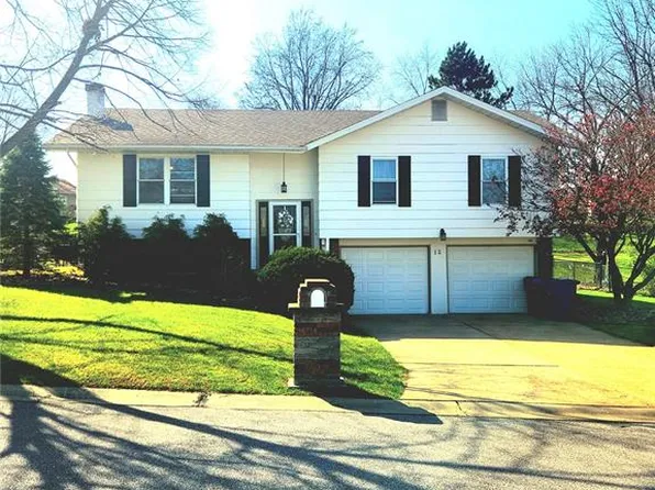 12 Spring Wood Dr, Saint Peters, MO 63376