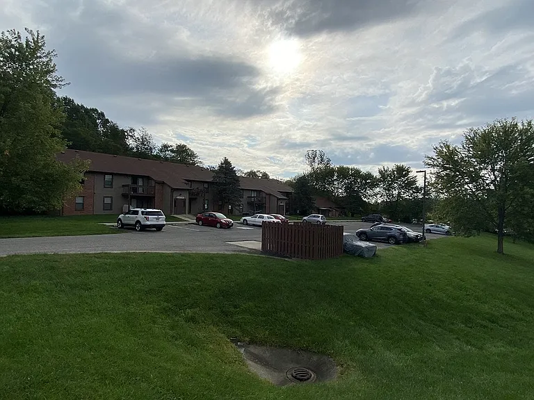 Basswood Apartments — Photo 22