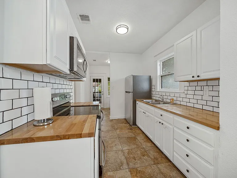 636 Rigsby Ave — Photo 12