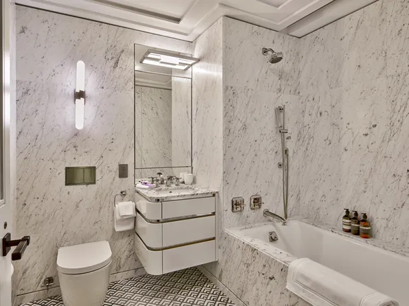 303 Park Avenue image 7 of 25