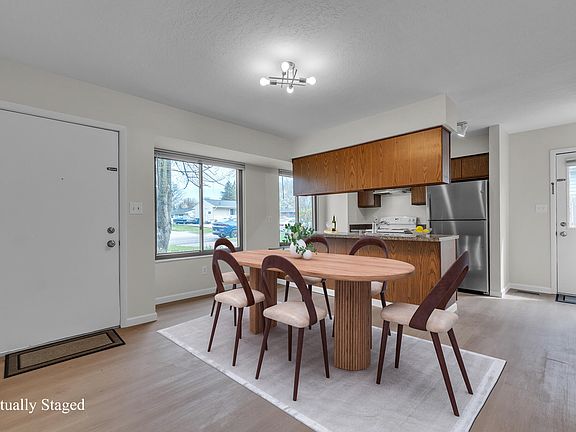 5th image of 3480 Creek Dr
