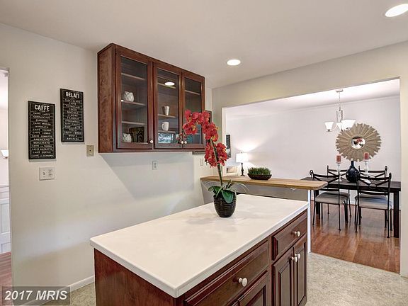 5th image of 5102 Southampton Dr