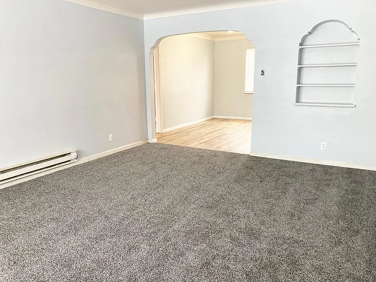 1372 N Cove Blvd #2 — Photo 2