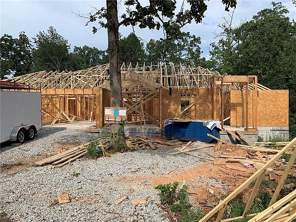 3rd image of 9 Kildonan Ln