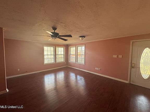 5th image of 212 Lou Ann St