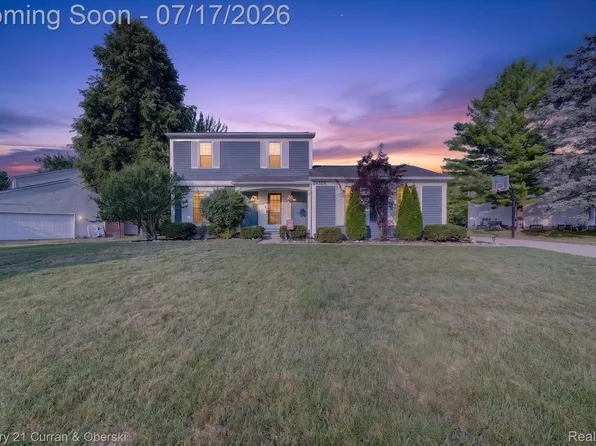 24525 Jamestowne Rd, Novi, MI 48375