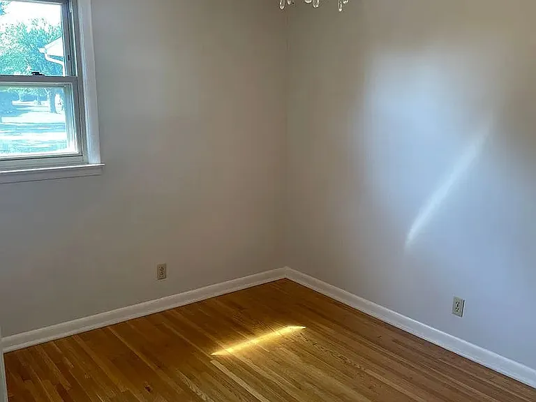 619 Lynnwood Way — Photo 10