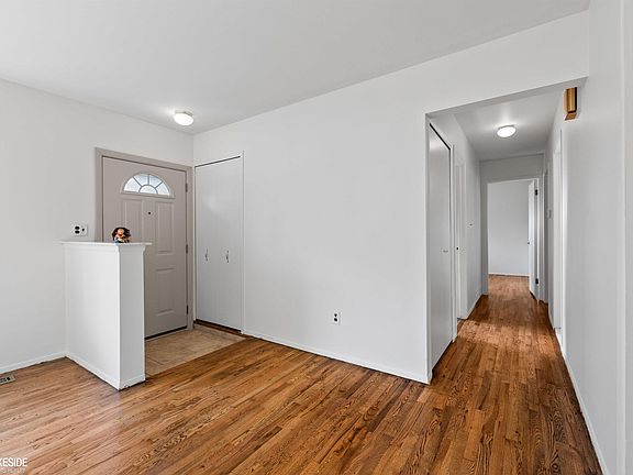 3rd image of 33214 Priehs Ct