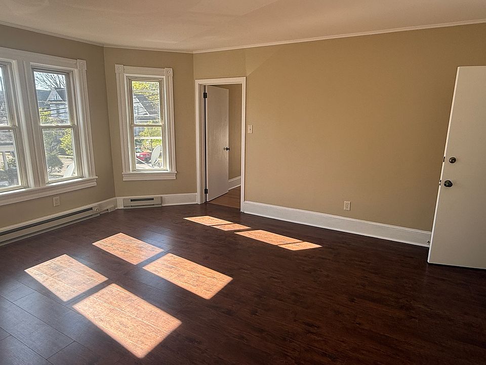 1st image of 270 W 4th St APT 2A