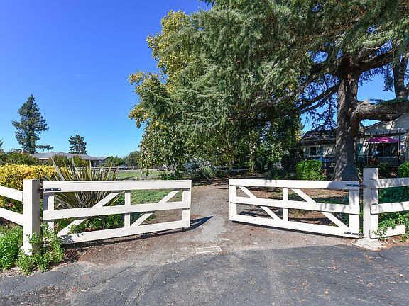 2nd image of 2060 Hagen Road