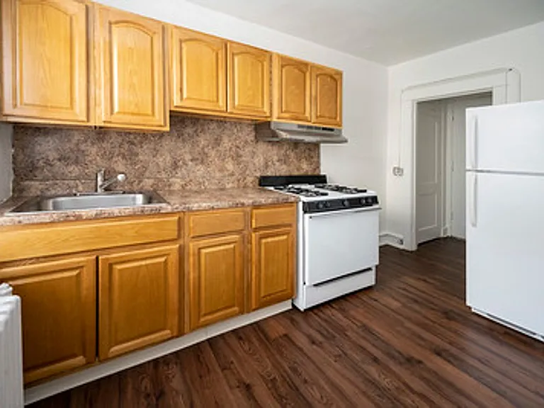 English Manor Apartments- Beautifully kept secret in Mt. Airy — Photo 10