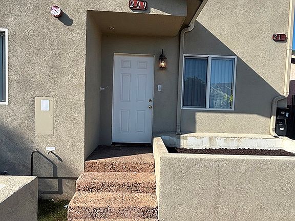 2nd image of 209 E 67th St
